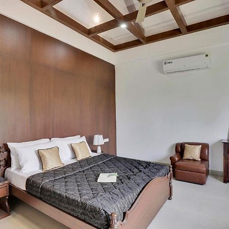 Stayvista'S Lakeside Whispers - Lake & Mountain-View Villa With Lawn & Indoor-Outdoor Games Nagpur Exterior foto
