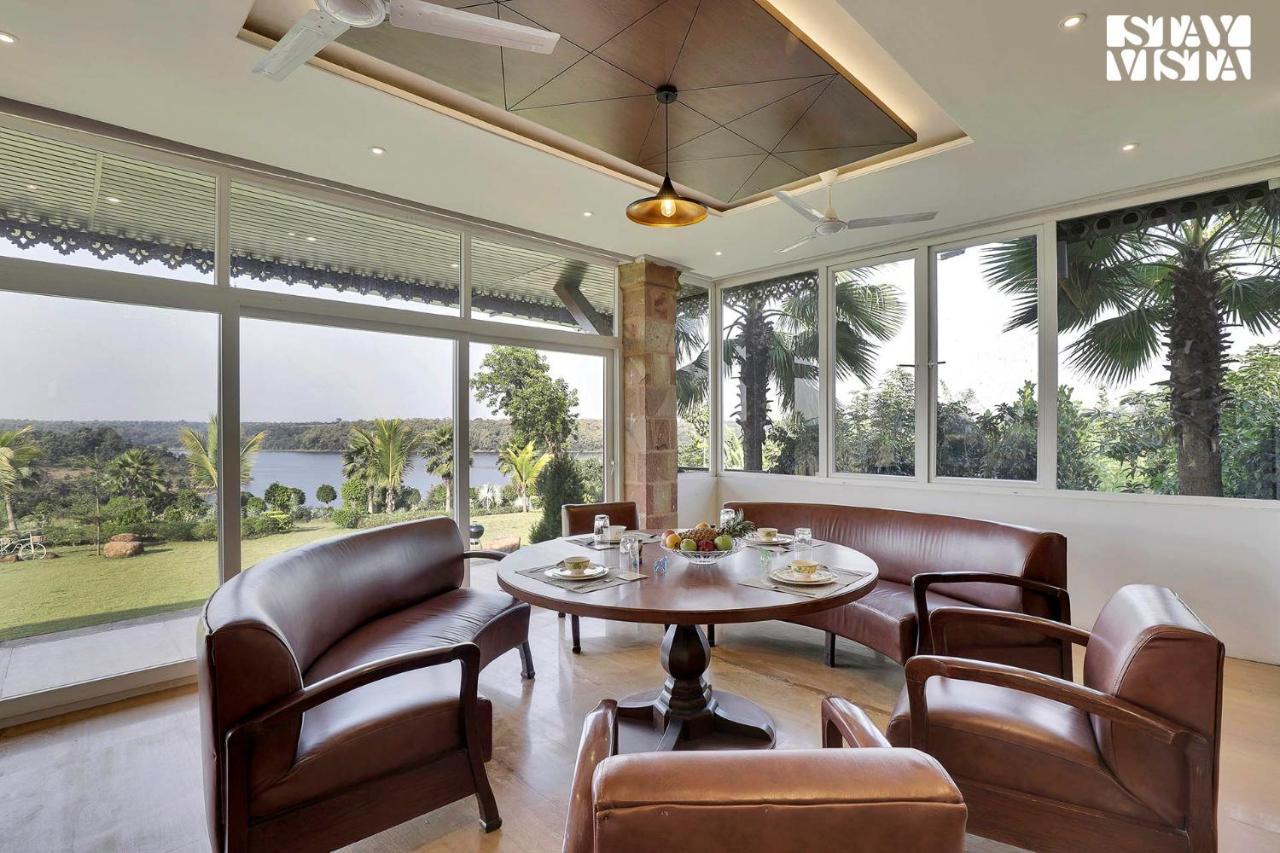Stayvista'S Lakeside Whispers - Lake & Mountain-View Villa With Lawn & Indoor-Outdoor Games Nagpur Exterior foto